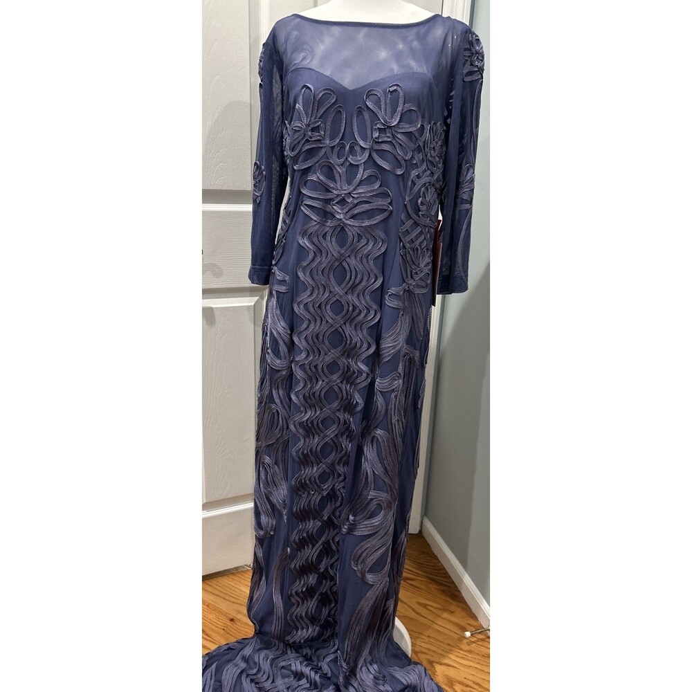 JS Collections Style Modele Lavender Embroidered Gown Size 14W New With Tag